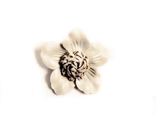 Embellishment "White Flower" Pin